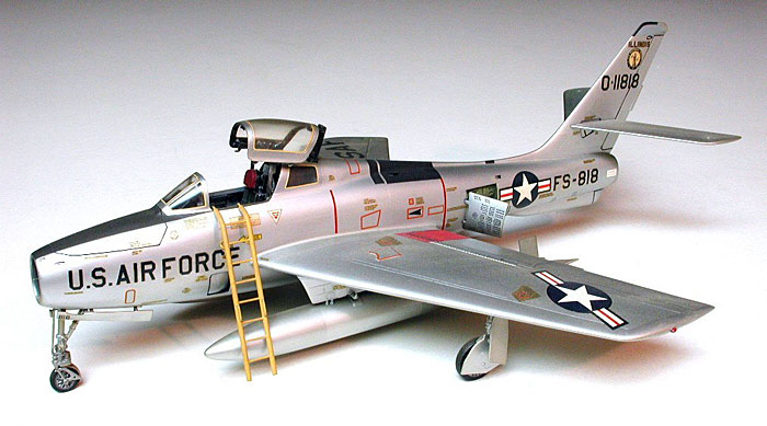 F-84F THUNDERSTREAK 1/72